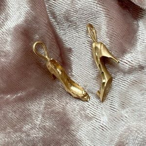 14k Solid Gold High Heel Pendant
